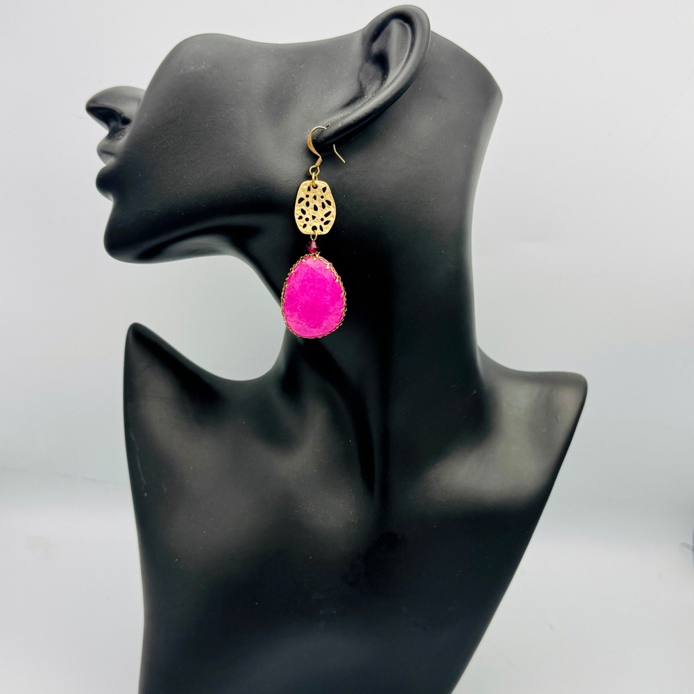 Teardrop Dangle Earring Hot Pink Stone Retro 80s Vintage Gold Filigree Statement